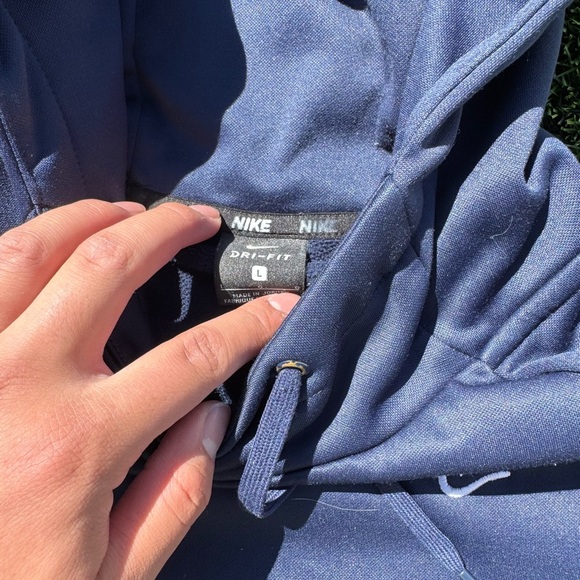 Nike Swan Embroidery Hoodie NWOT - Picture 3 of 3